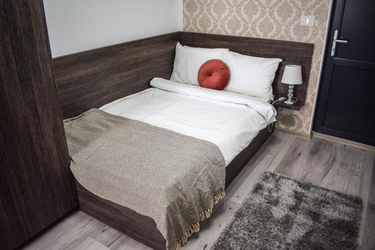 B House Rooms Jászvásár Kültér fotó