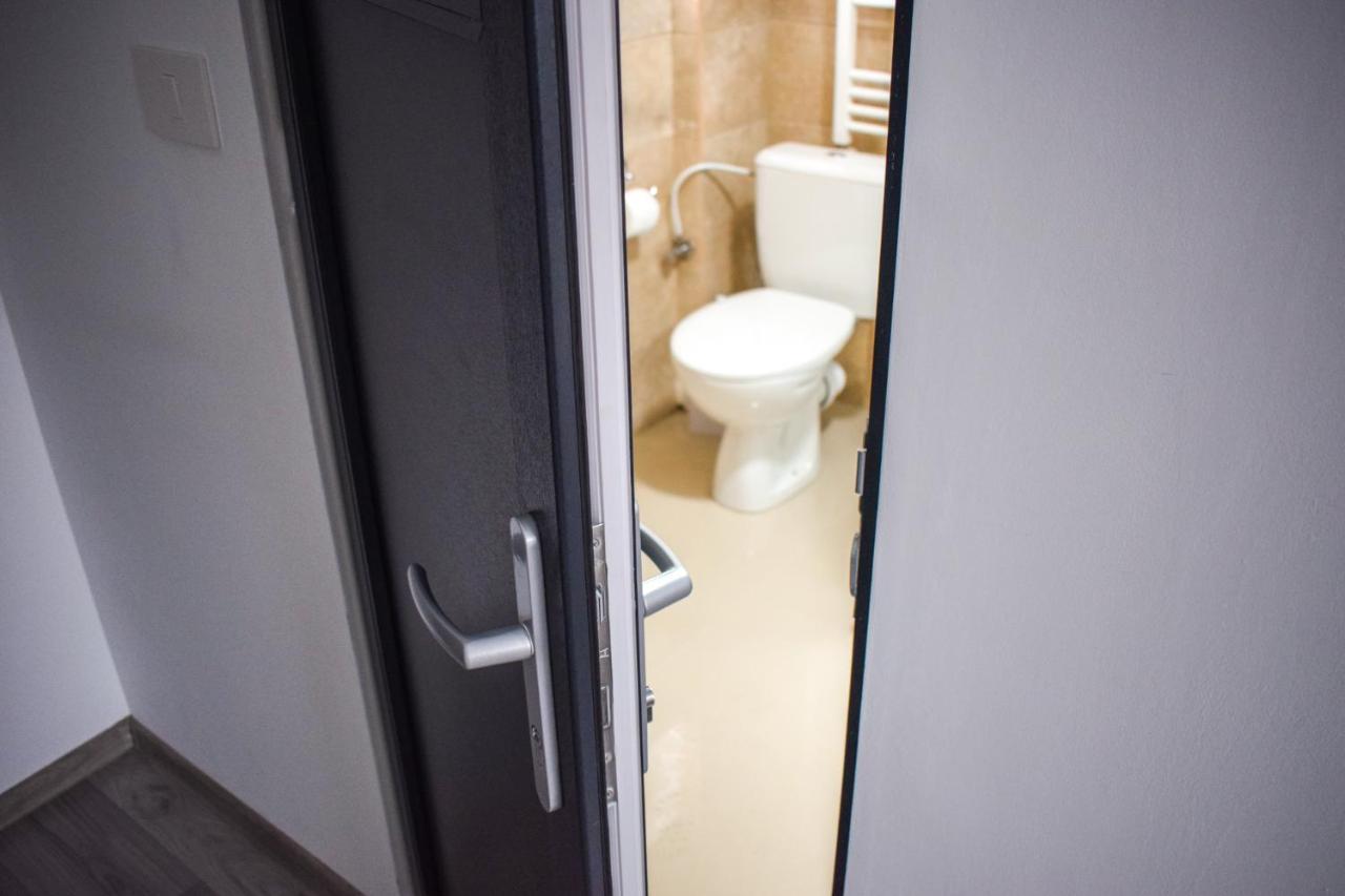 B House Rooms Jászvásár Kültér fotó
