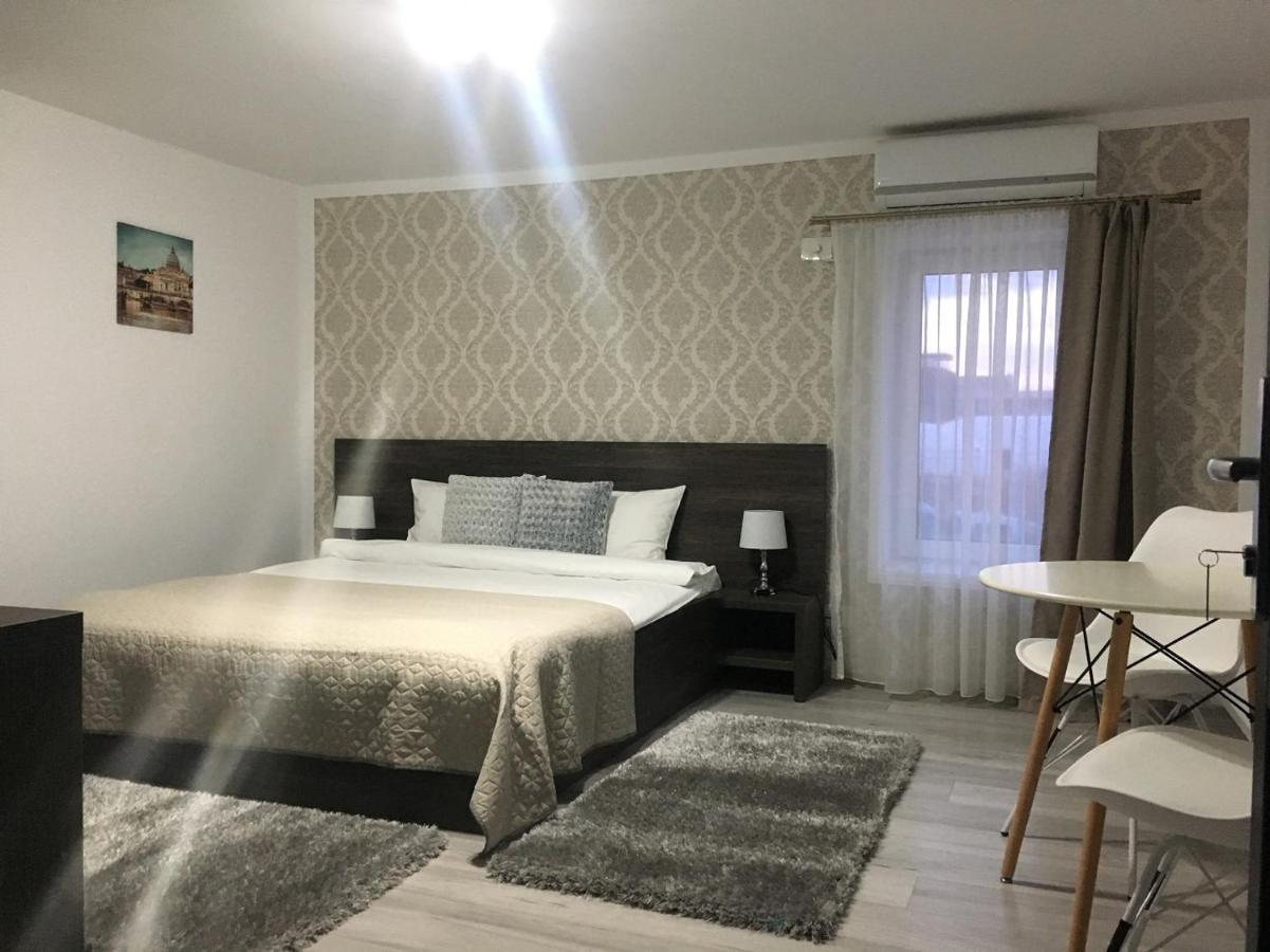 B House Rooms Jászvásár Kültér fotó